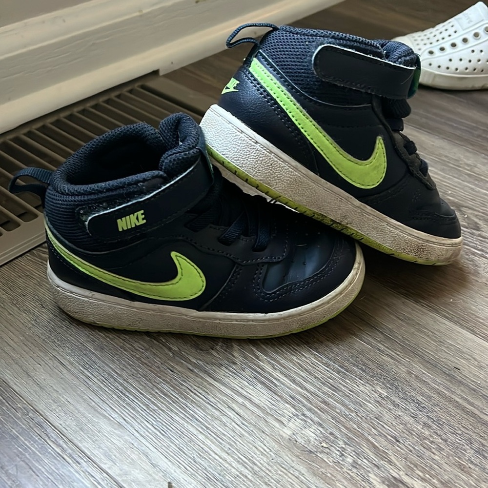 Nikes size 8